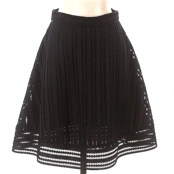 J. Crew Classic Chic Black Whimsigoth Overlay Eyelet Mini Skirt Size 0 XXS XS - Picture 2 of 4